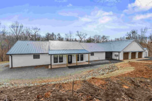 2409 Old Firetrail RD, Huddleston, VA